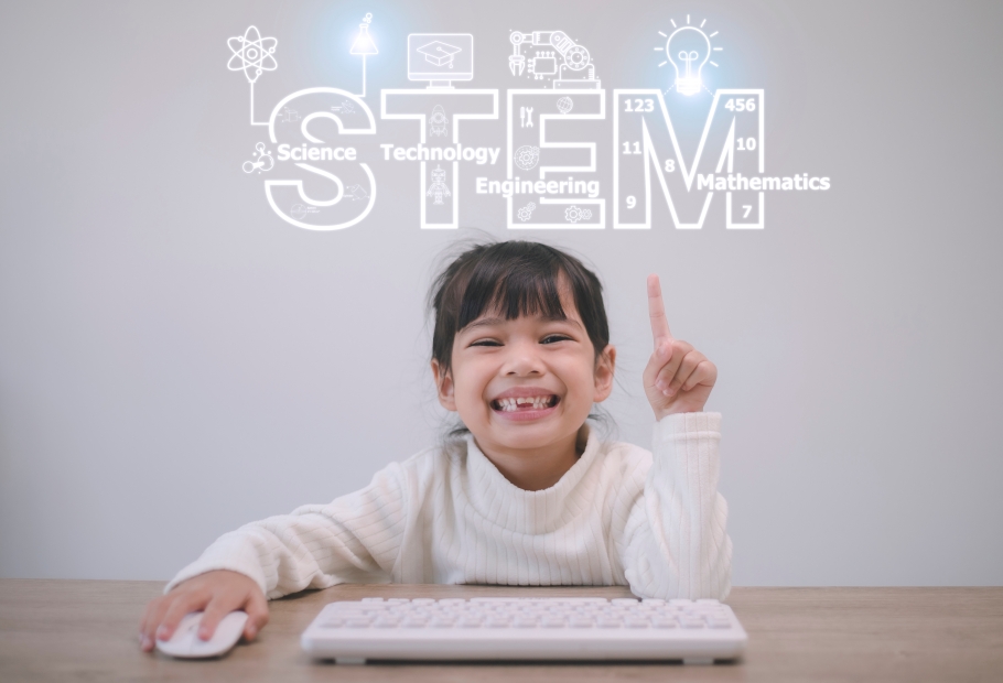 The UNLV Girls’ STEM Camp recently completed its Spring session. Supported by Sands Cares, the camp encourages school-age girls in the Las Vegas area to pursue STEM paths.