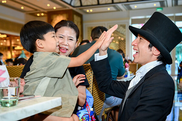 Sands China celebrates The Parisian Macao’s 10th anniversary; since 2016 the resort has welcomed 100+ million visitors to enjoy French-inspired amenities and attractions.